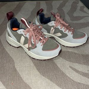 Veja Venturi Sneakers